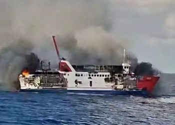 Dinihari KMP Putri Yasmin Terbakar di Selat Lombok, 106 Penumpang Dievakuasi Dramatis di Tengah Laut