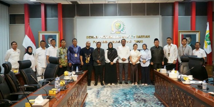 Urai Antrean BBM dan Defisit Kuota 50 Persen, DPRD Kaltim dan Pertamina Sepakat Desak Pusat Tambah Alokasi